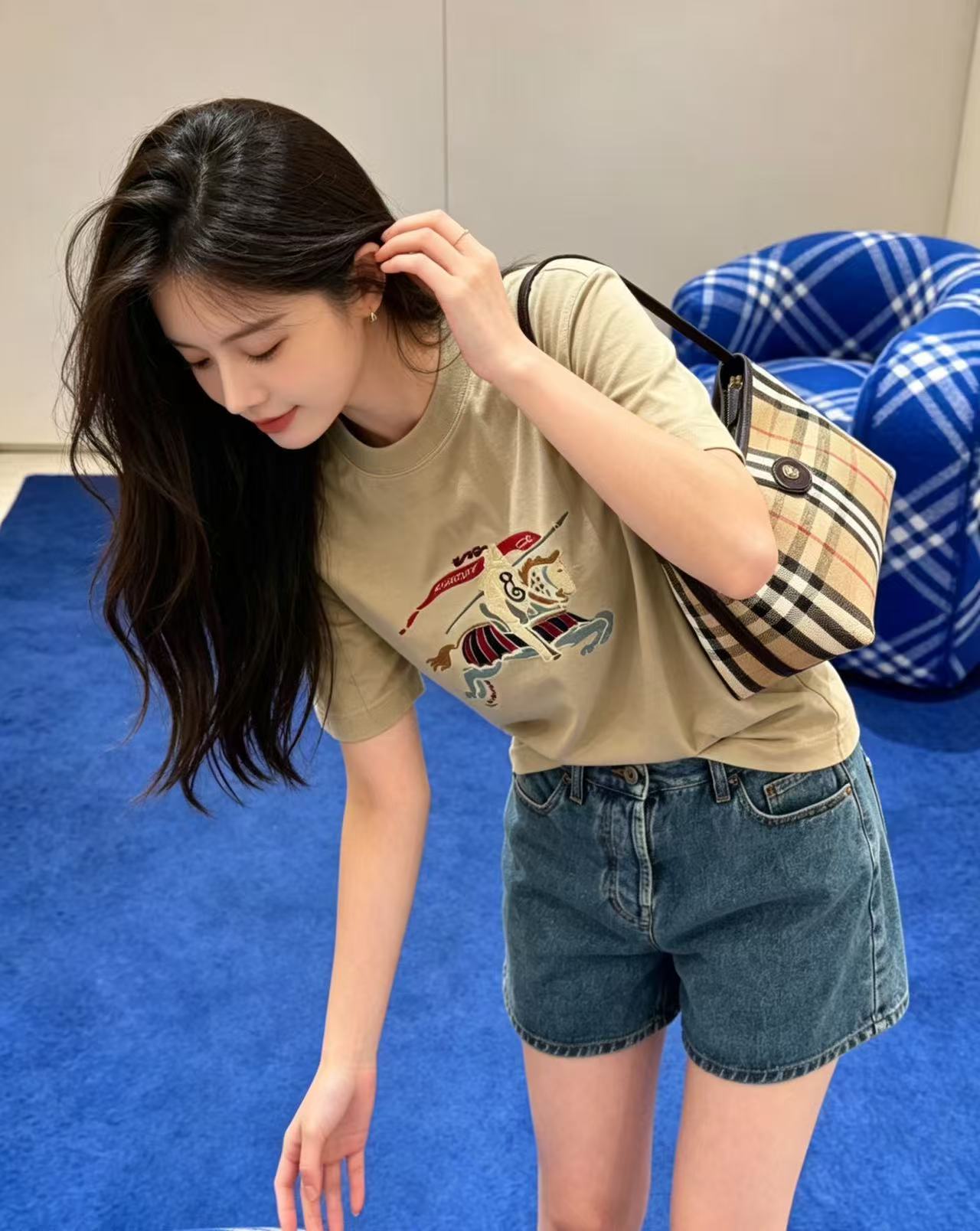 BUR8ERRY ウォーホース Tシャツ【50％割引+送料無料】