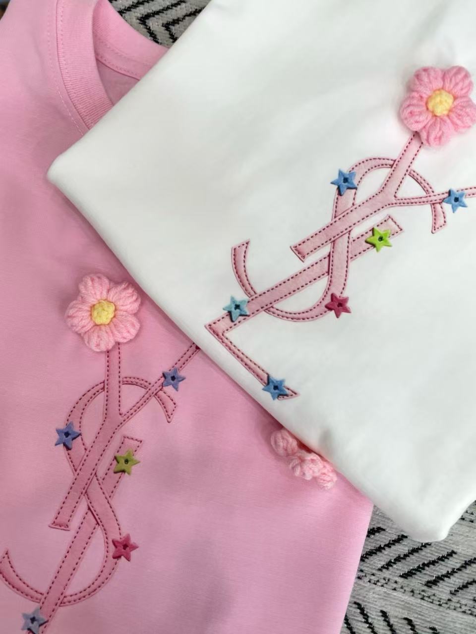 YSL刺繍ロゴ入りフラワーTシャツ【50%割引+送料無料】