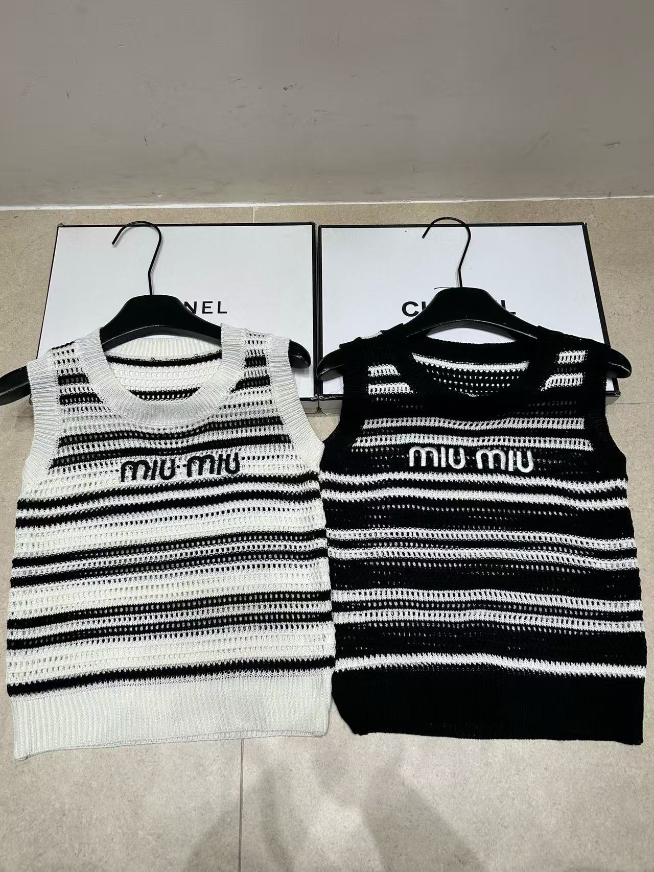 M1UM1U ストライプレターウールベスト【50％割引+送料無料】