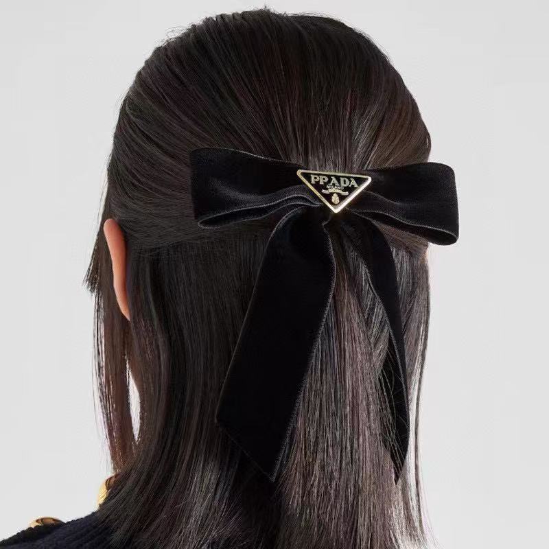 PR4DA トライアングルロゴ ベルベットヘアクリップ【50％割引+送料無料】