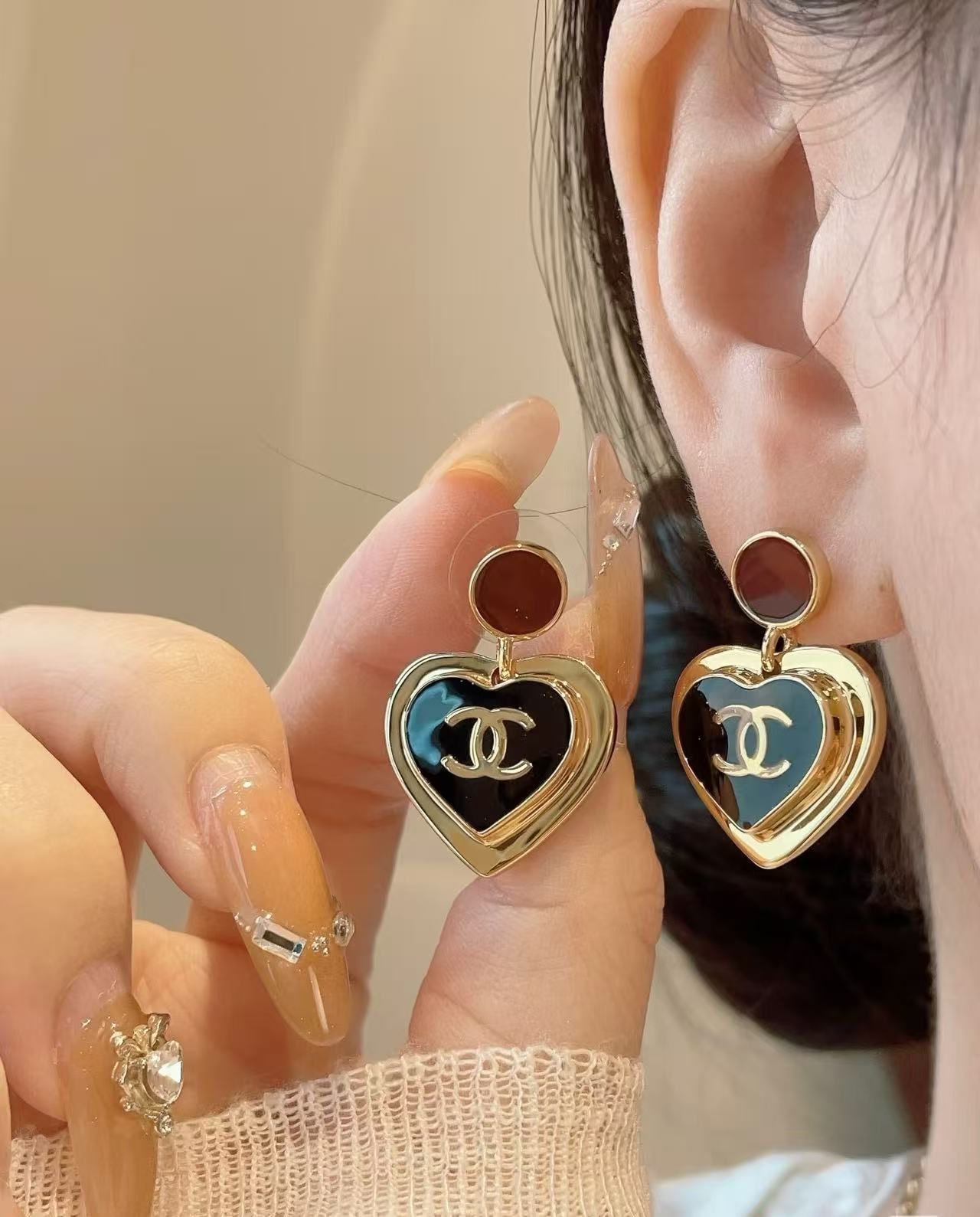 CHANE1 ダブルCハートピアス【50％割引+送料無料】