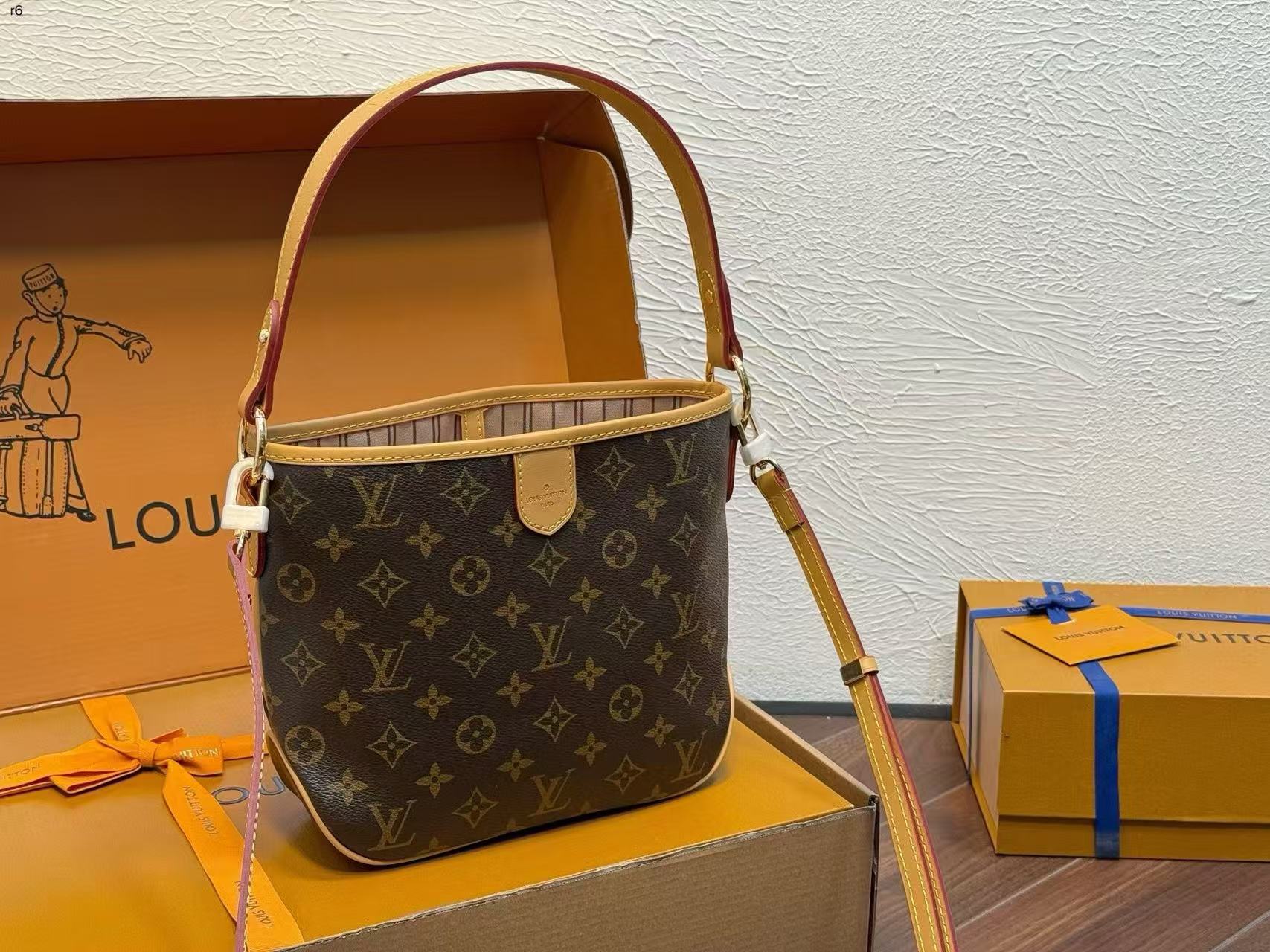 LV delightfulハンドバッグ【50％割引+送料無料】