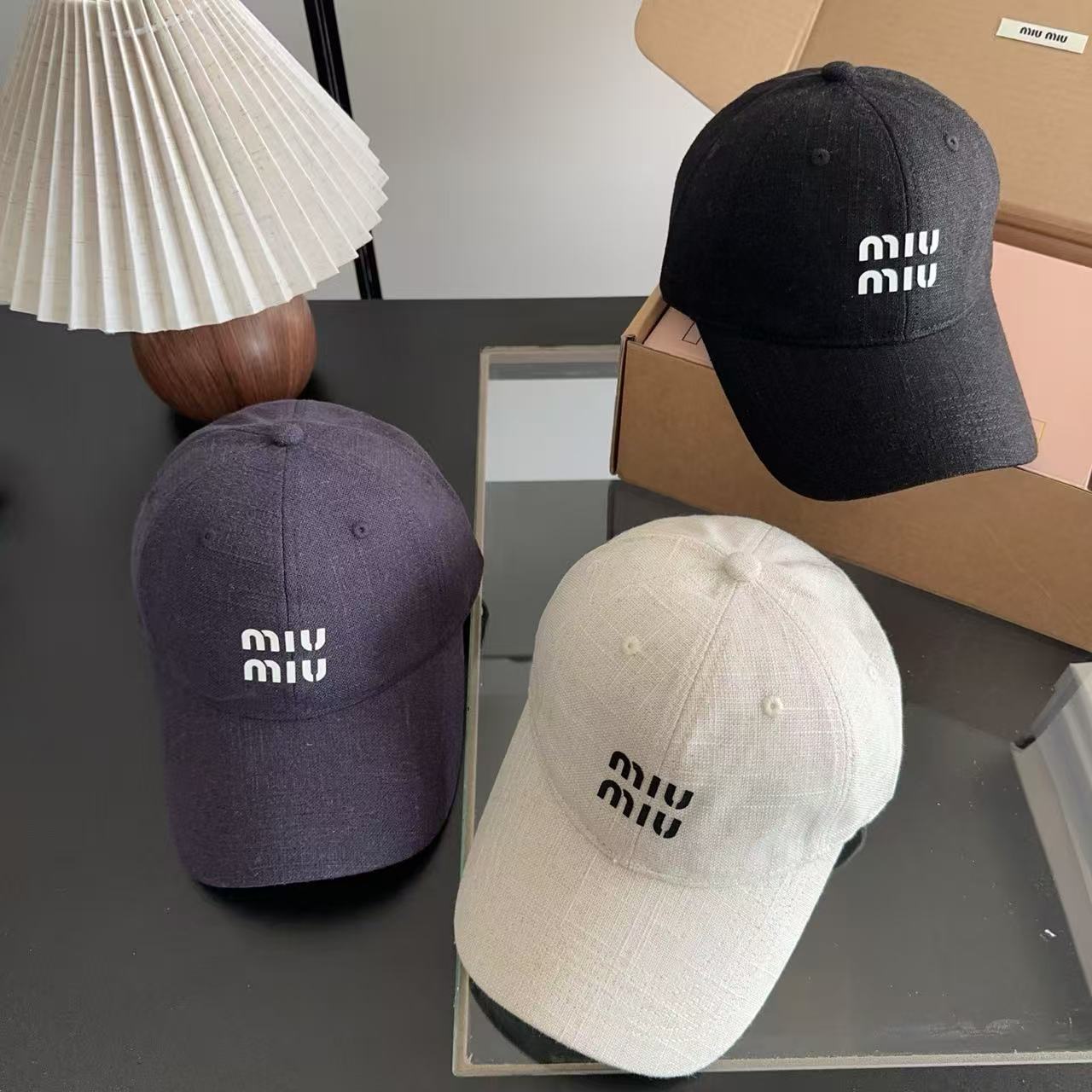 M1UM1U レターベースボールキャップ【50％割引+送料無料】