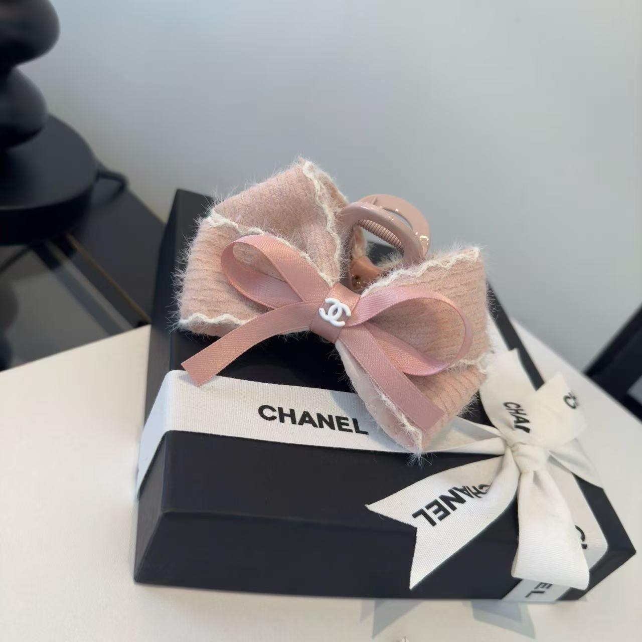CHANE1 ダブルC ピンクヘアクリップ【50％割引+送料無料】