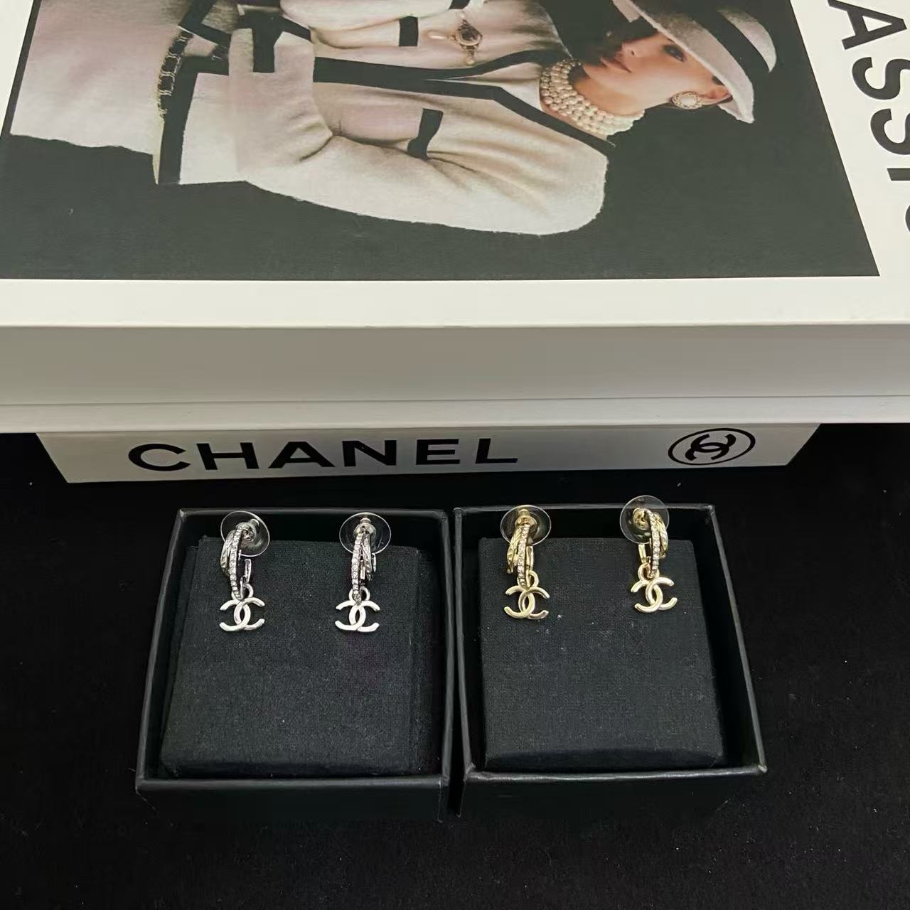 CHANE1 ダイヤモンド ダブルC フープピアス【50％割引+送料無料】