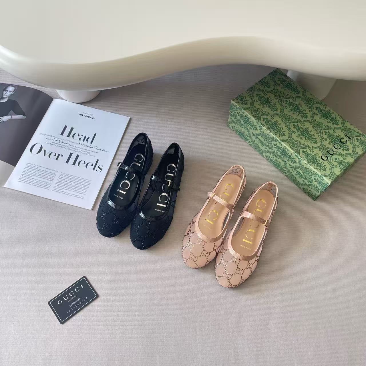 GUCCI カットアウト ラインストーン フラットシューズ【50％割引+送料無料】