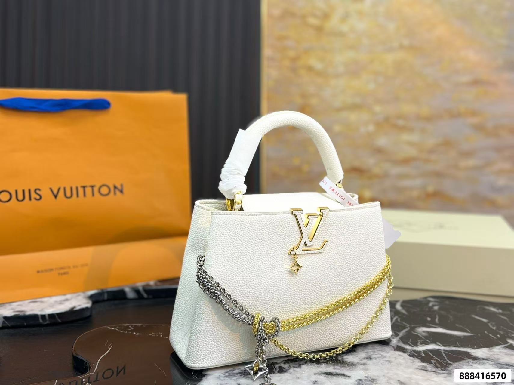 LV Capucines牛革ハンドバッグ【50％割引+送料無料】
