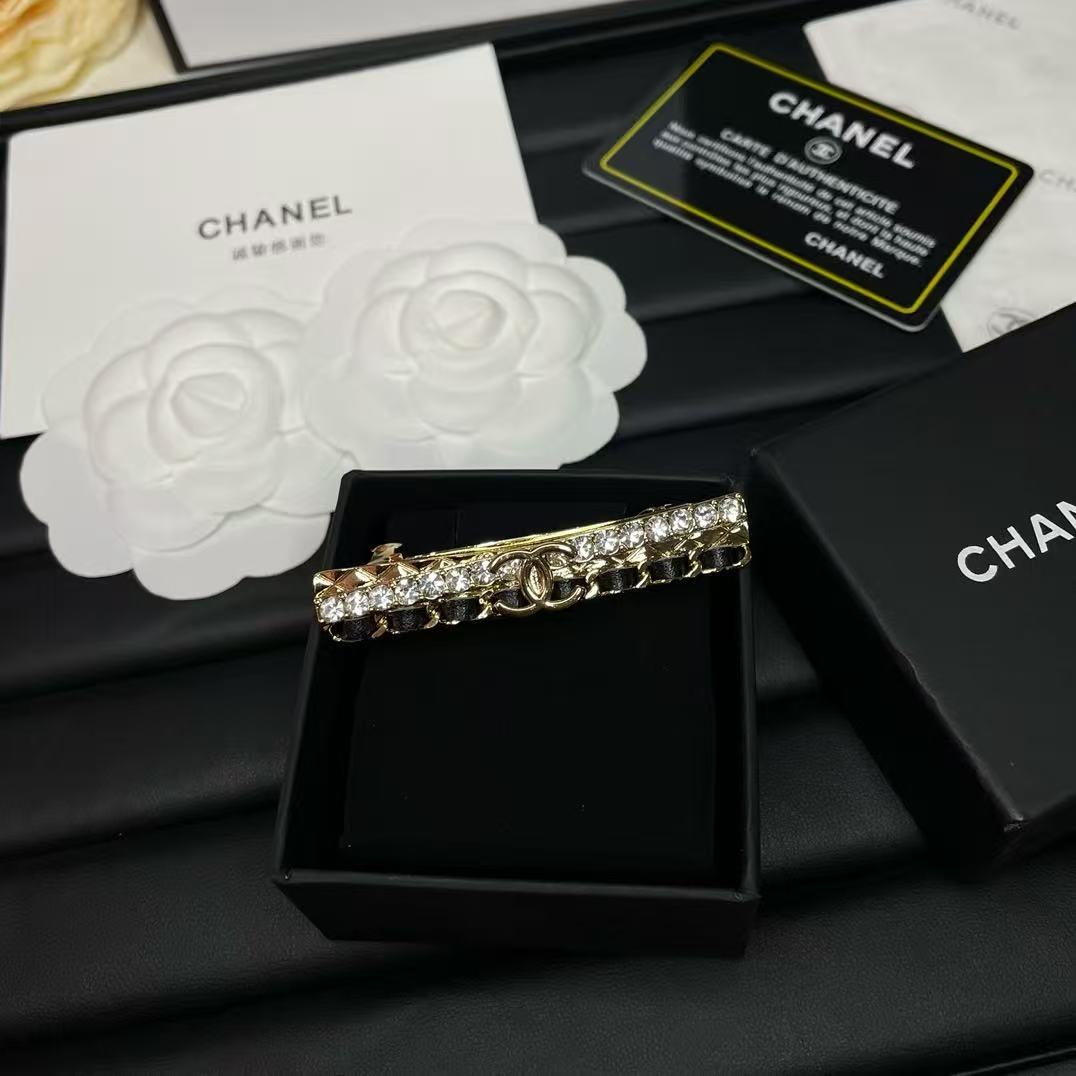CHANE1 ダブルC レザーブローチ【50％割引+送料無料】