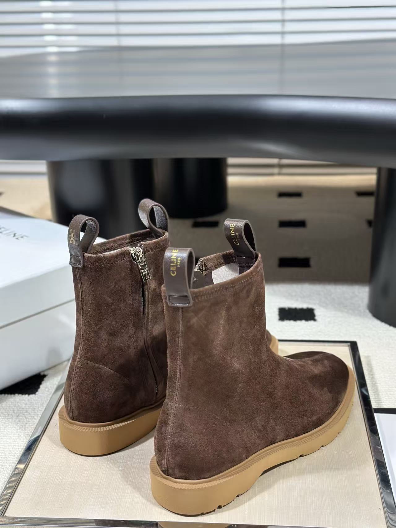 CELINE 高品質スエードショートブーツ【50％割引+送料無料】