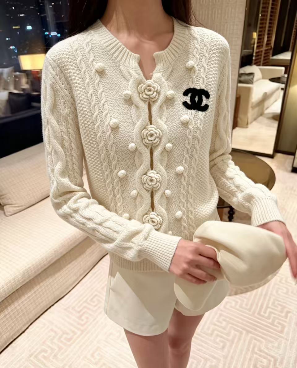 CHANEL カメリア ダブルC ウールカーディガン【50％割引+送料無料】
