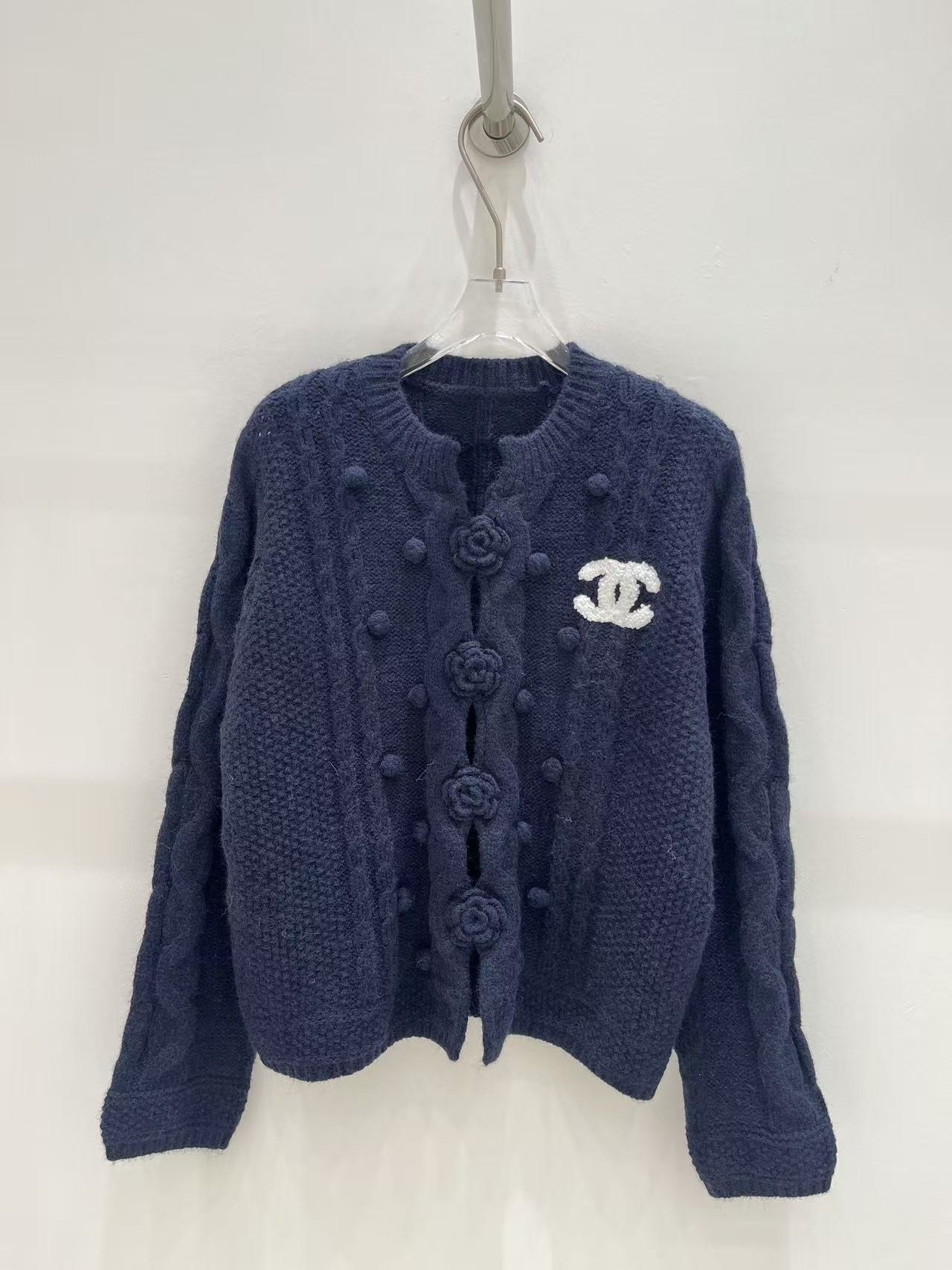 CHANEL カメリア ダブルC ウールカーディガン【50％割引+送料無料】