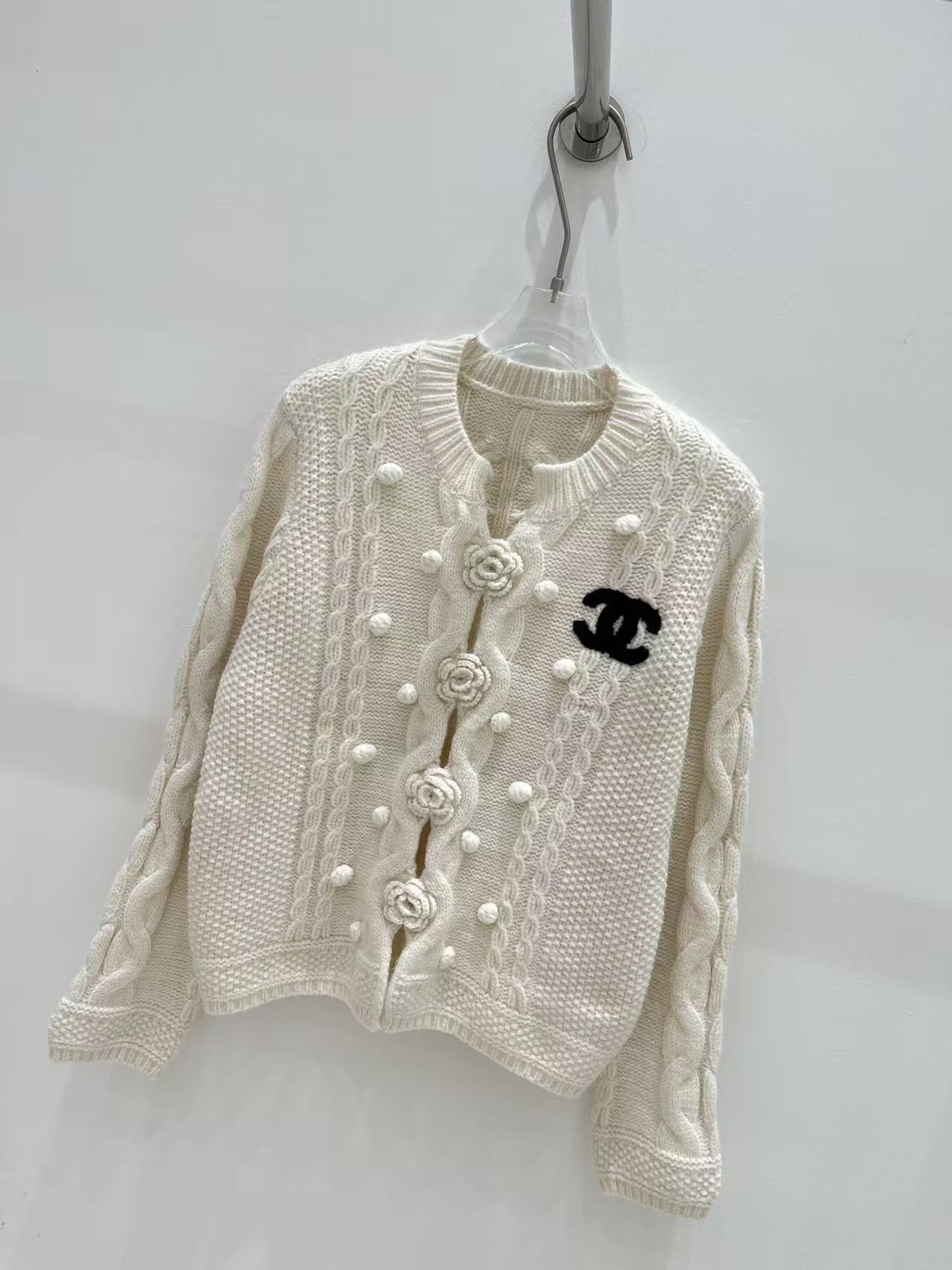 CHANEL カメリア ダブルC ウールカーディガン【50％割引+送料無料】