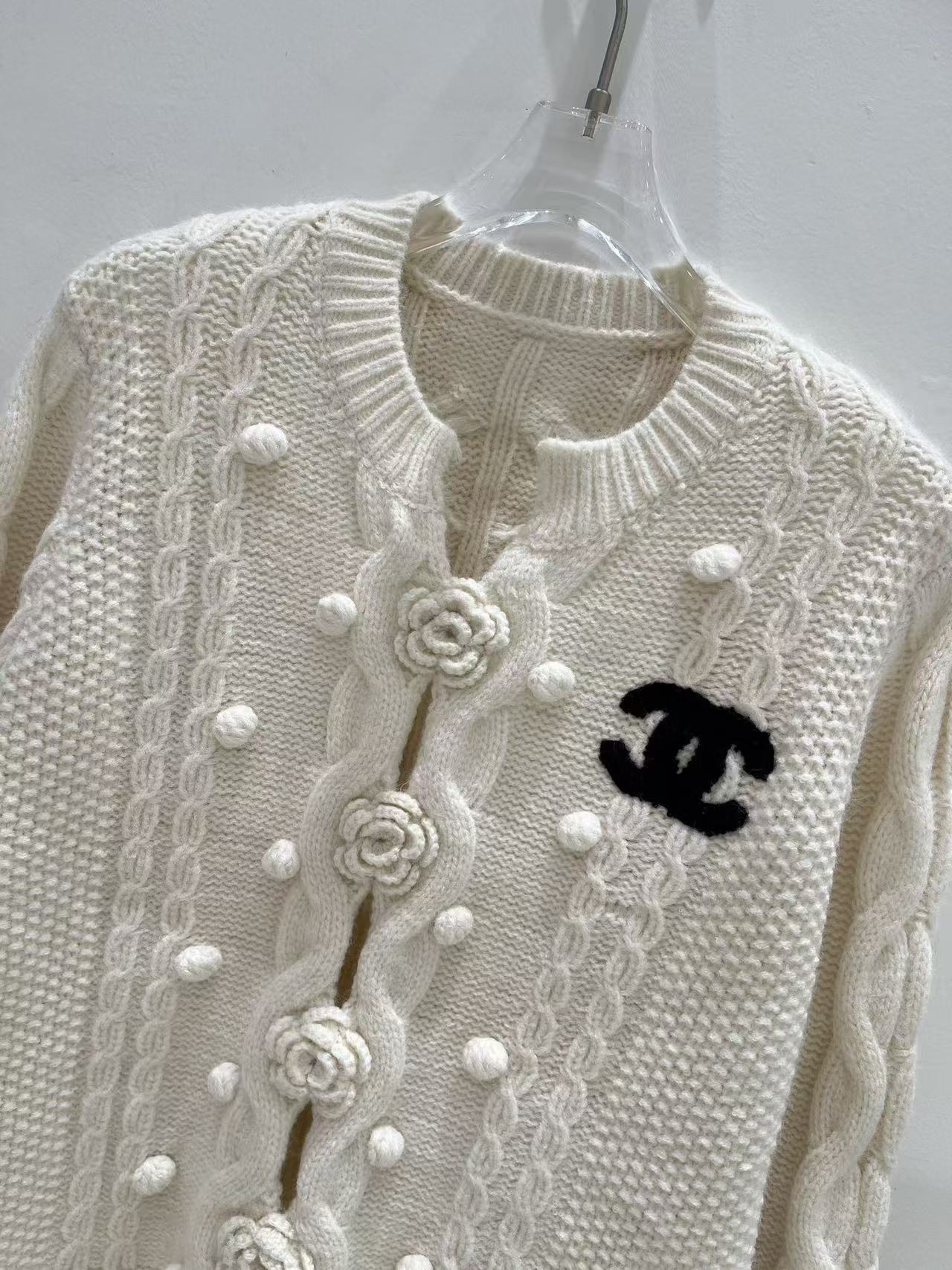 CHANEL カメリア ダブルC ウールカーディガン【50％割引+送料無料】