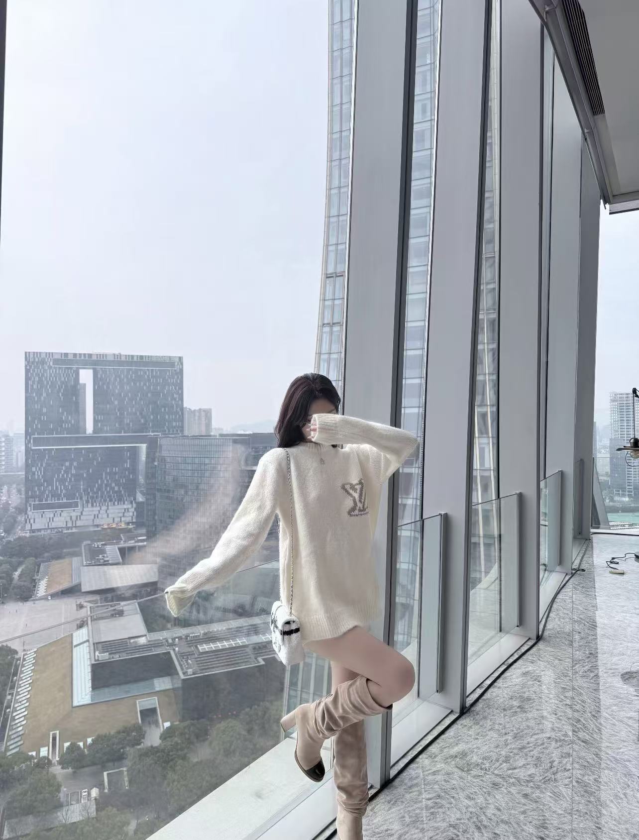 LV シンプルロゴセーター【50%割引+送料無料】