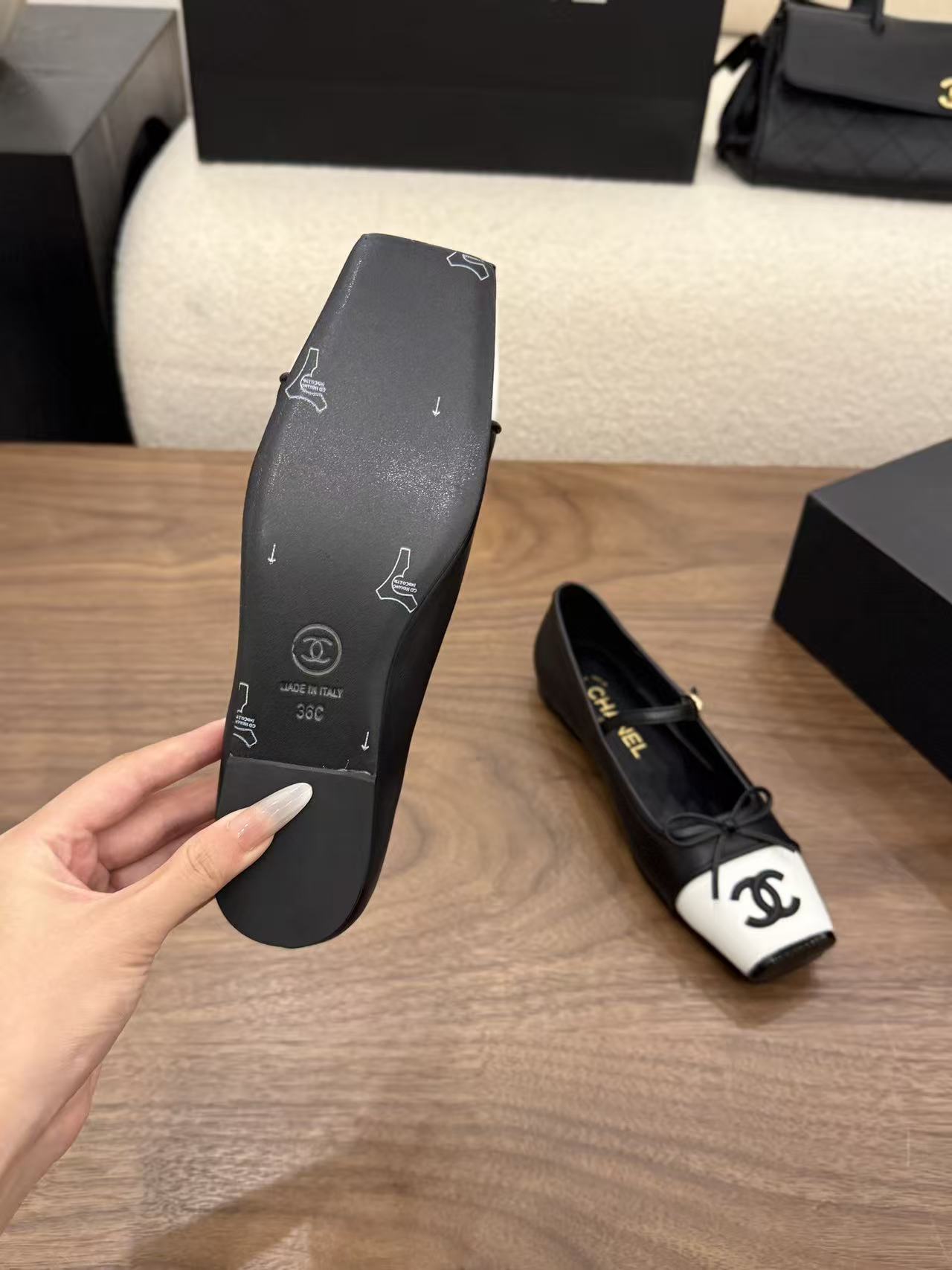 CHANE1 高品質ダブルCスクエアトゥシープスキンフラットシューズ【50％割引+送料無料】
