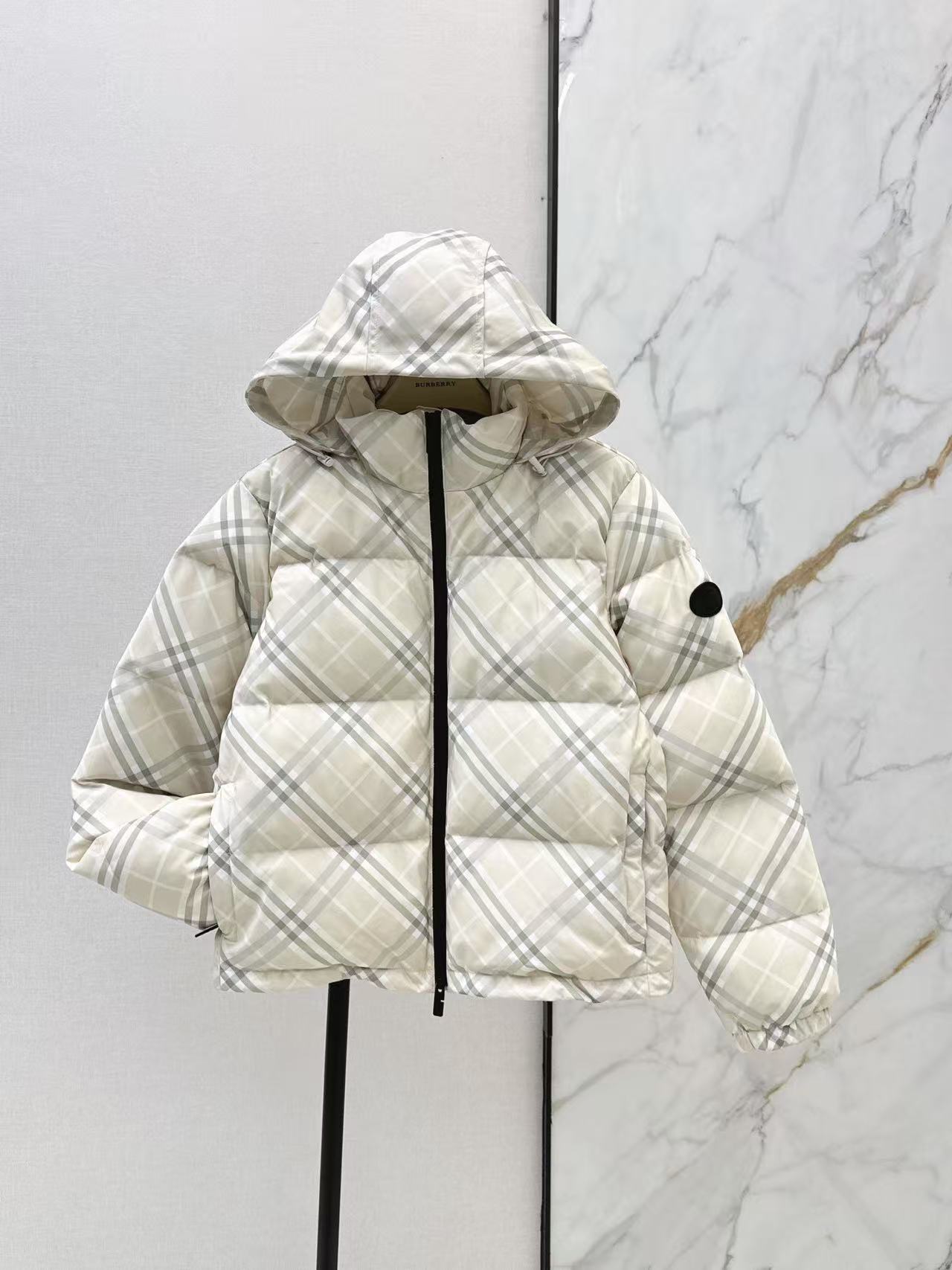 MONCLER チェック柄フード付きダウンジャケット【50％割引+送料無料】