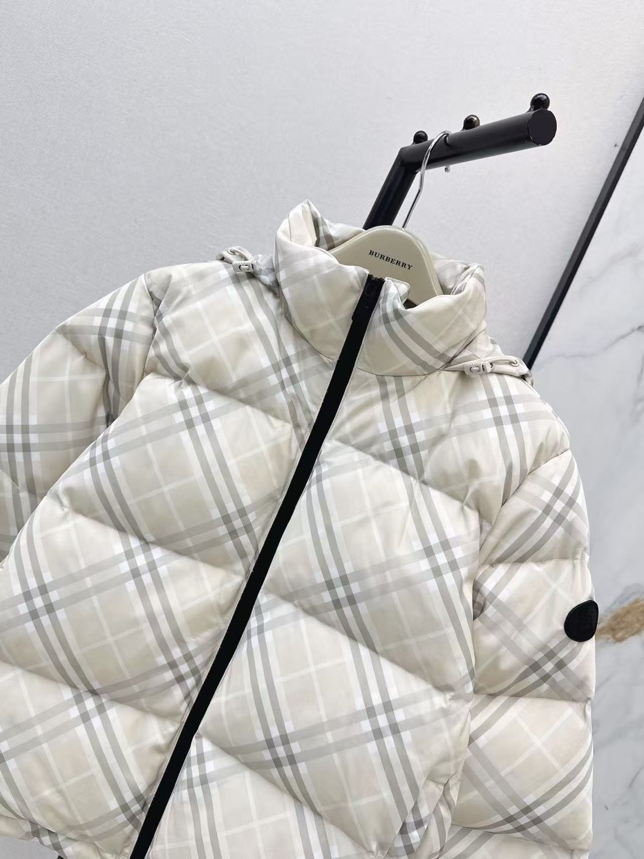 MONCLER チェック柄フード付きダウンジャケット【50％割引+送料無料】