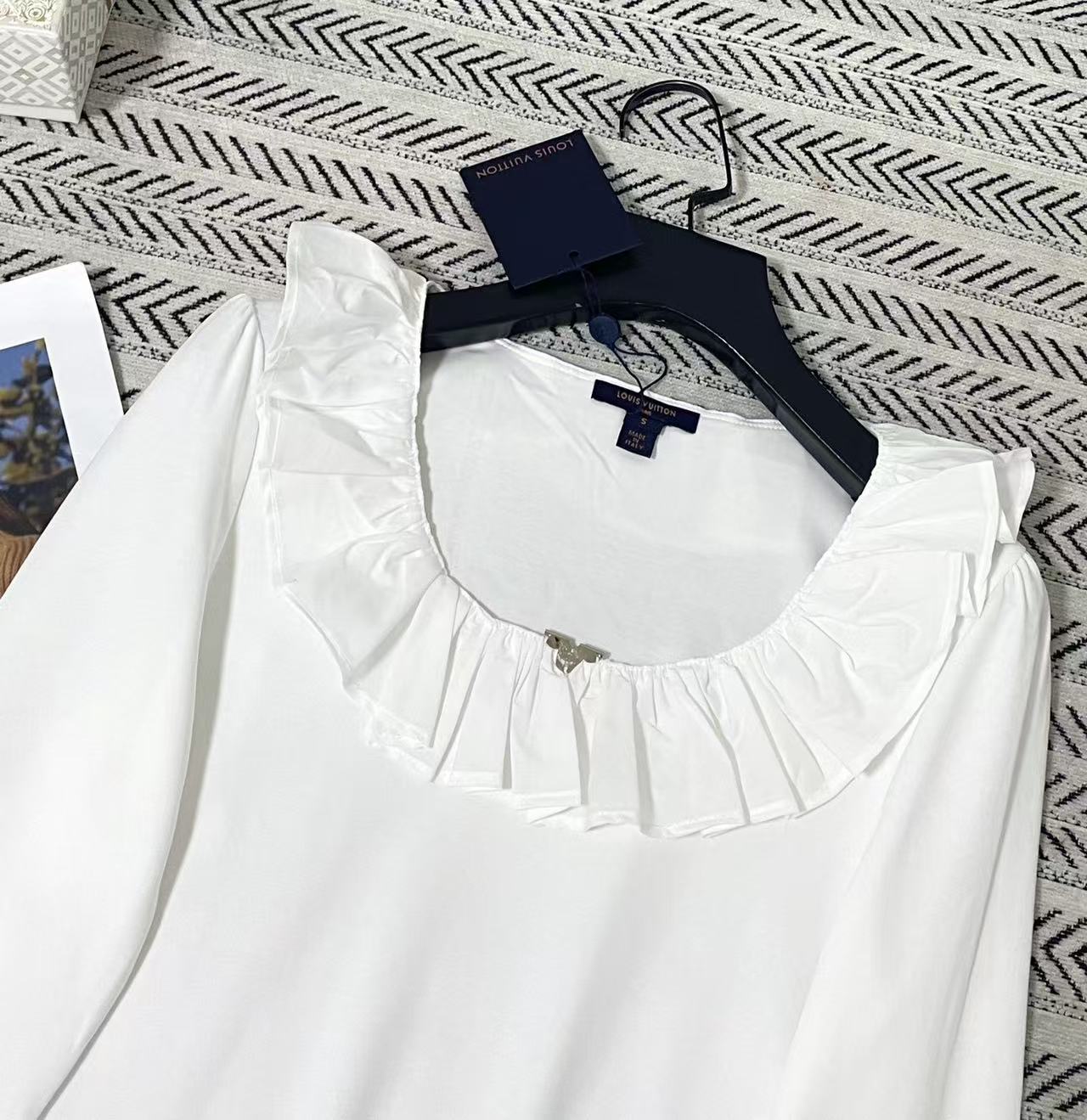 LV ラッフル付き長袖Tシャツ【50％割引+送料無料】