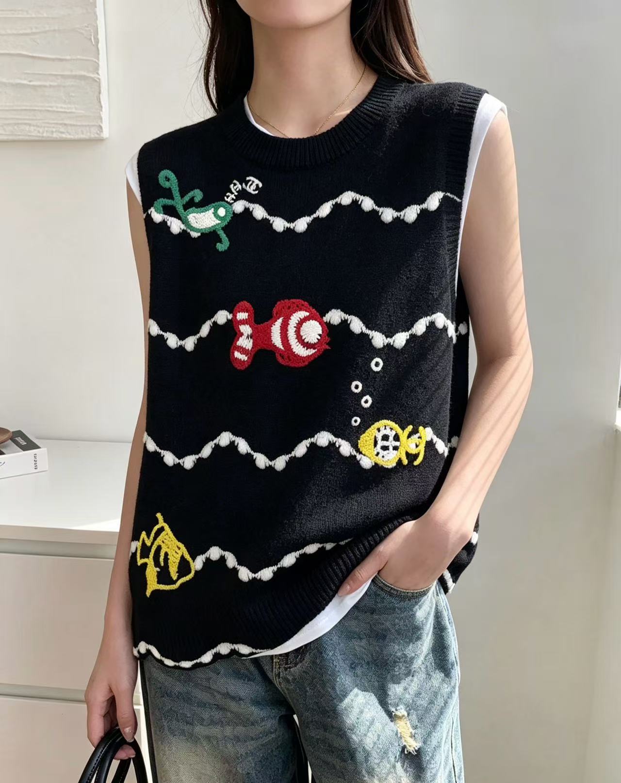 CHANEL ウェーブストライプ ウールベスト【50％割引+送料無料】