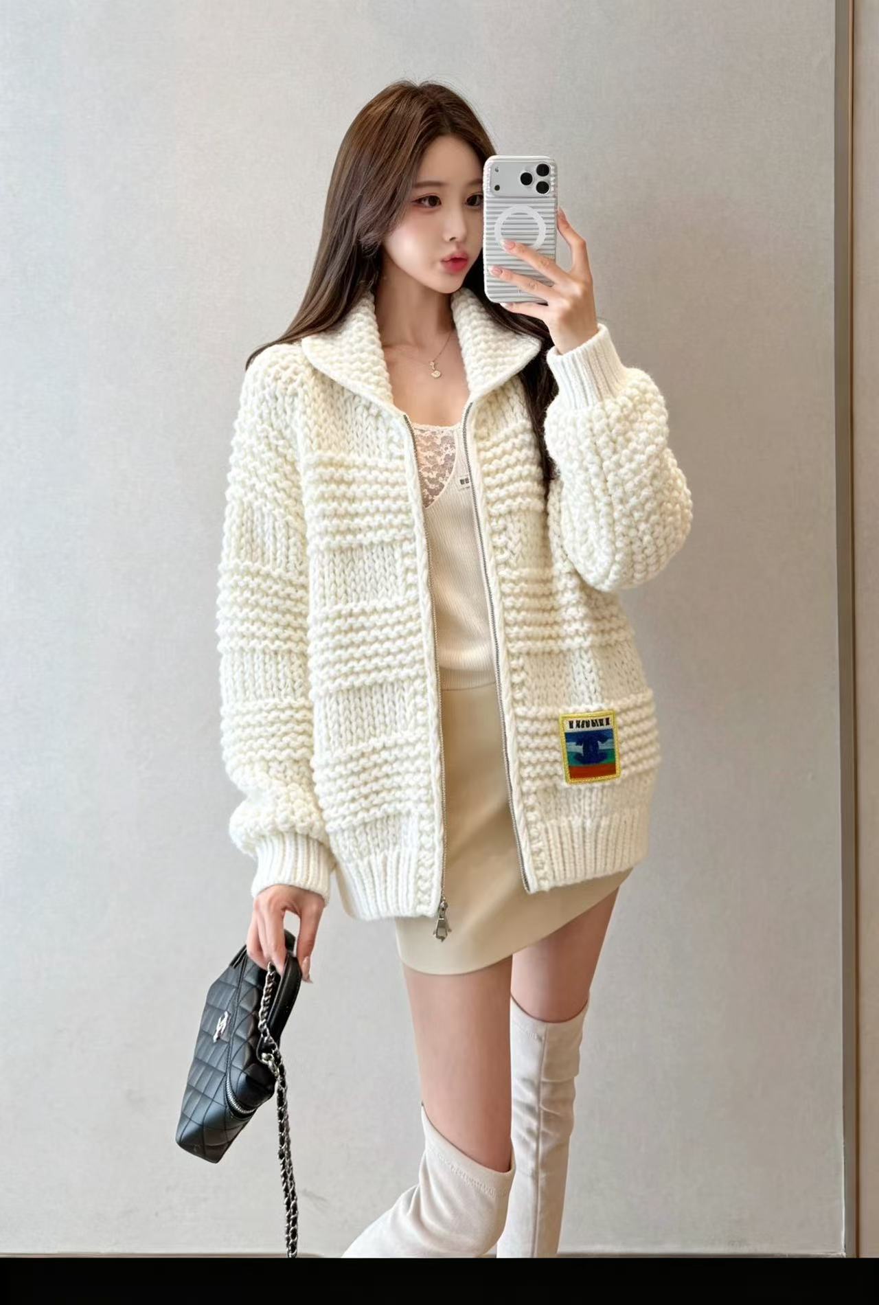 CHANEL ダブルCロゴ入り襟付きニットカーディガン【50％割引+送料無料】