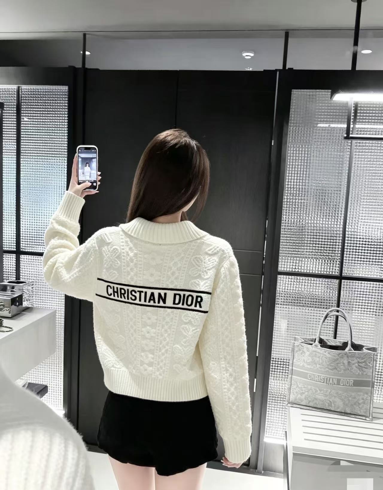DIOR ロゴ入りラペル ウールカーディガン【50%割引+送料無料】