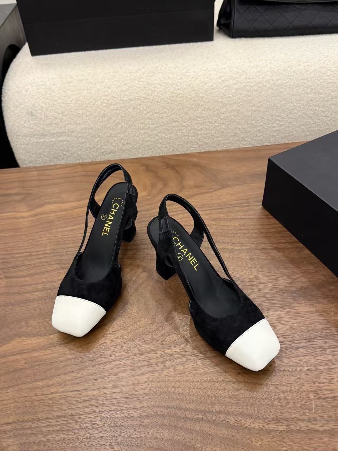 CHANEL 高品質ラムスキン ハイヒール【50％割引+送料無料】