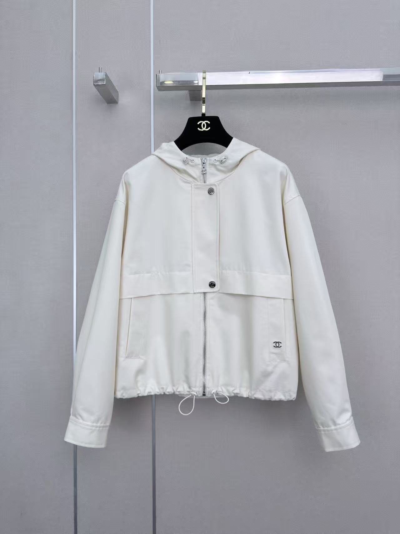 CHANE1 シンプルフード付きジップアップジャケット【50％割引+送料無料】