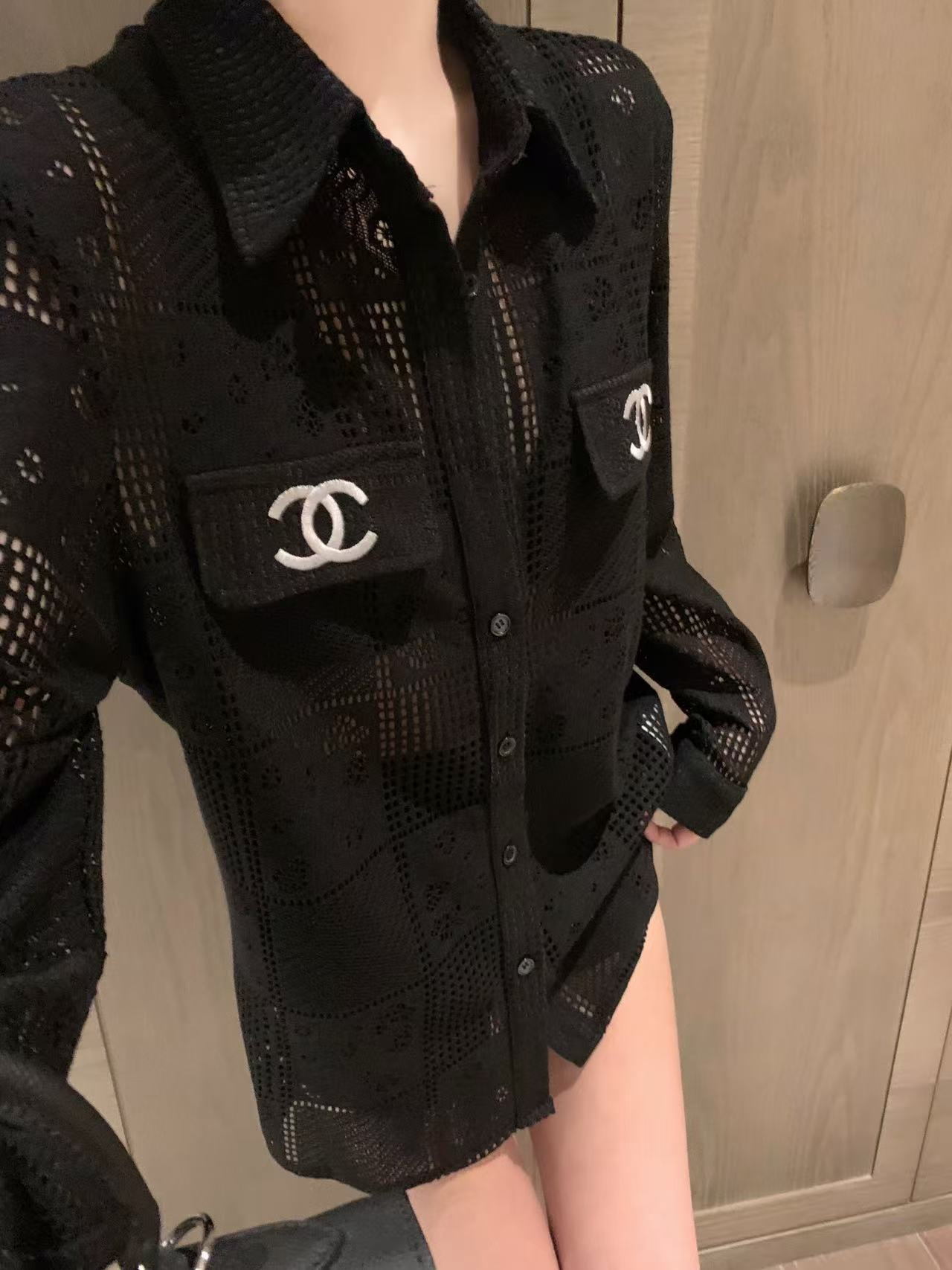 CHANEL ダブルC 透かし彫りシャツ【50％割引+送料無料】
