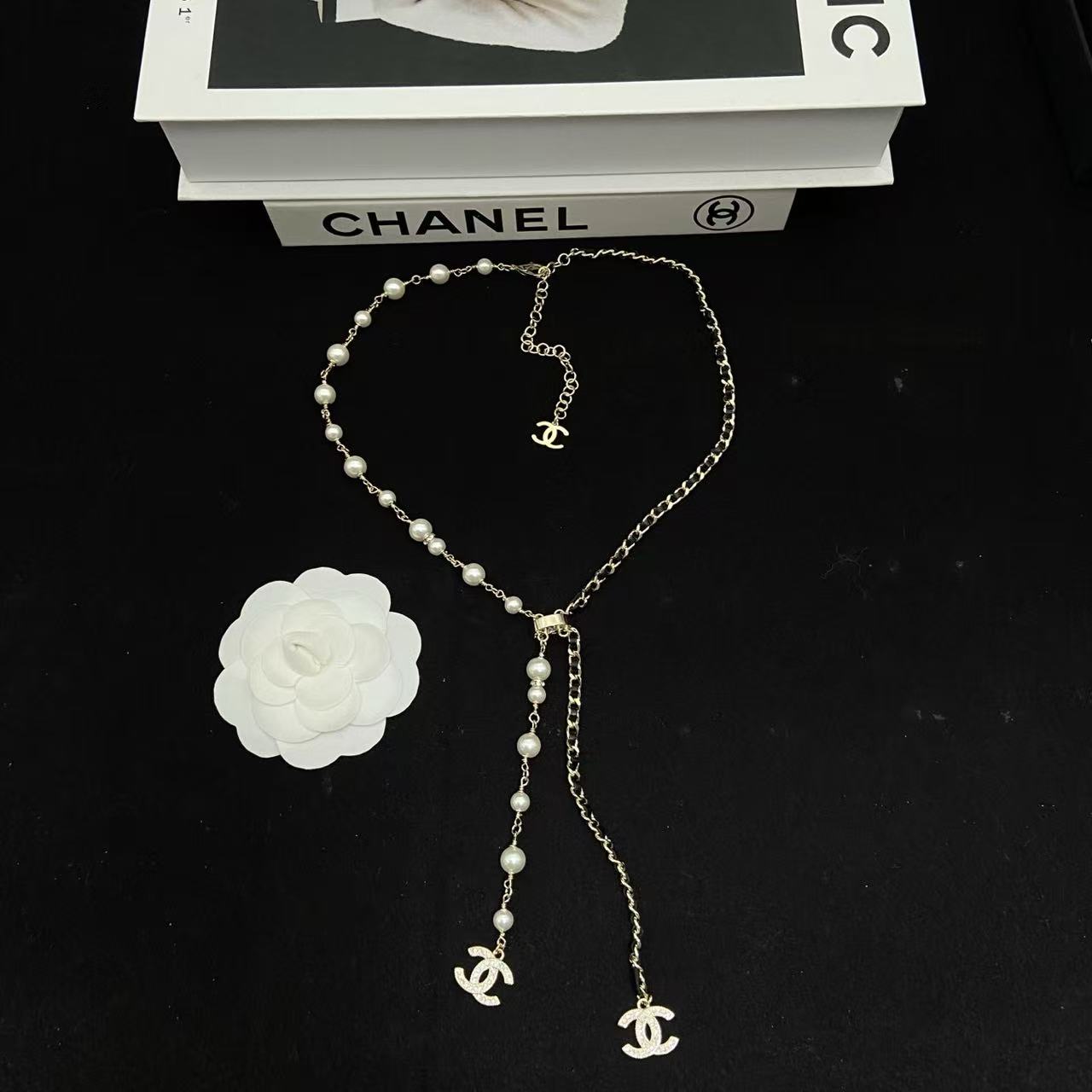 CHANE1 パールダブルCタッセルネックレス【50％割引+送料無料】