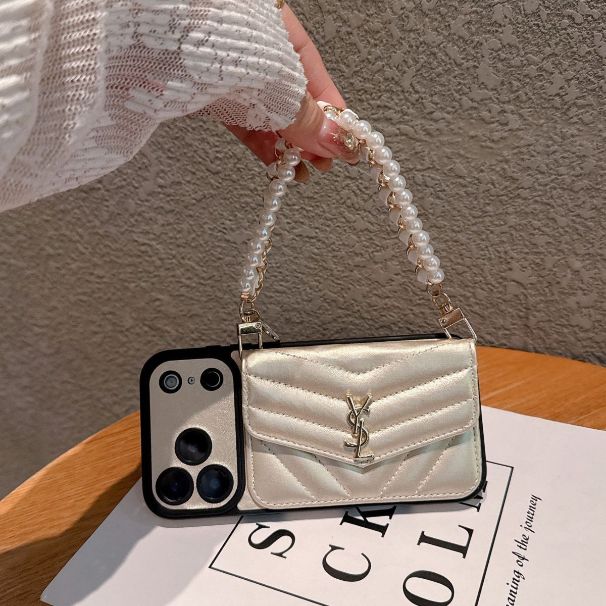 📱YSLチェーンスマホケース💎