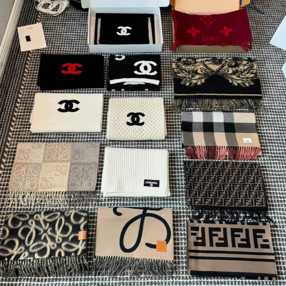 ハットとスカーフ