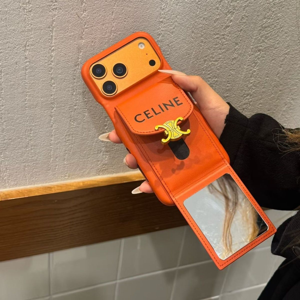 📱セリーヌのスマホケース💎