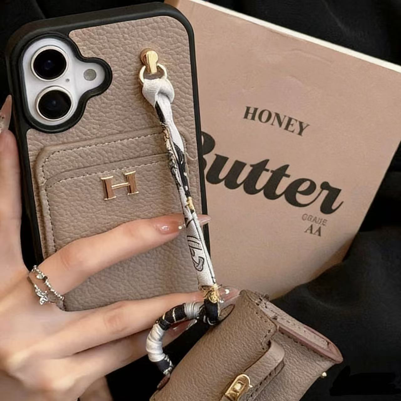 📱エルメスのスマホケース＋小物バッグ💎