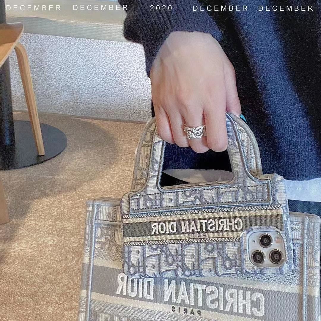 [DI0R]👄刺繍入り財布電話ケース📱【50%オフ+送料無料】