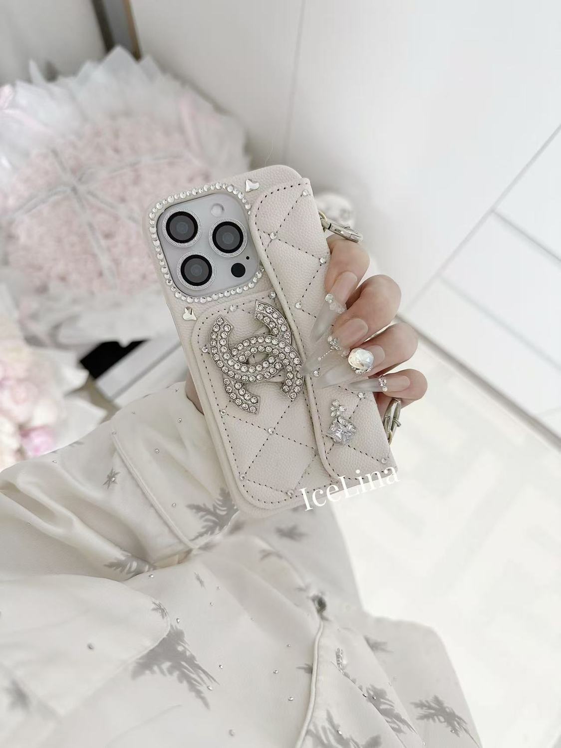 📱CHANELカスタムシャネルの携帯ケース💎