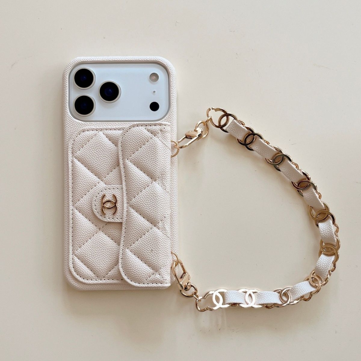 📱シャネルのショートチェーンカードホルダー付きスマホケース💎