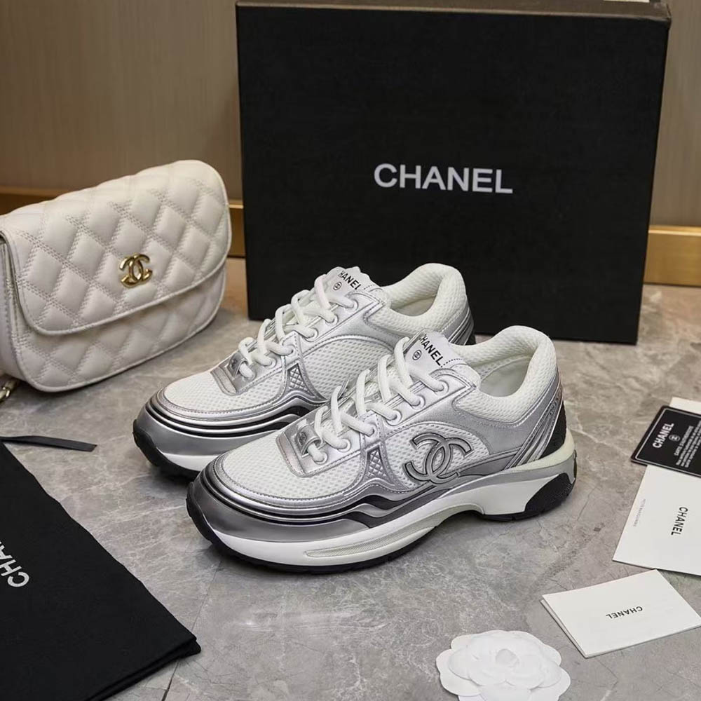 🎁CHANE1 新作シューズ👟