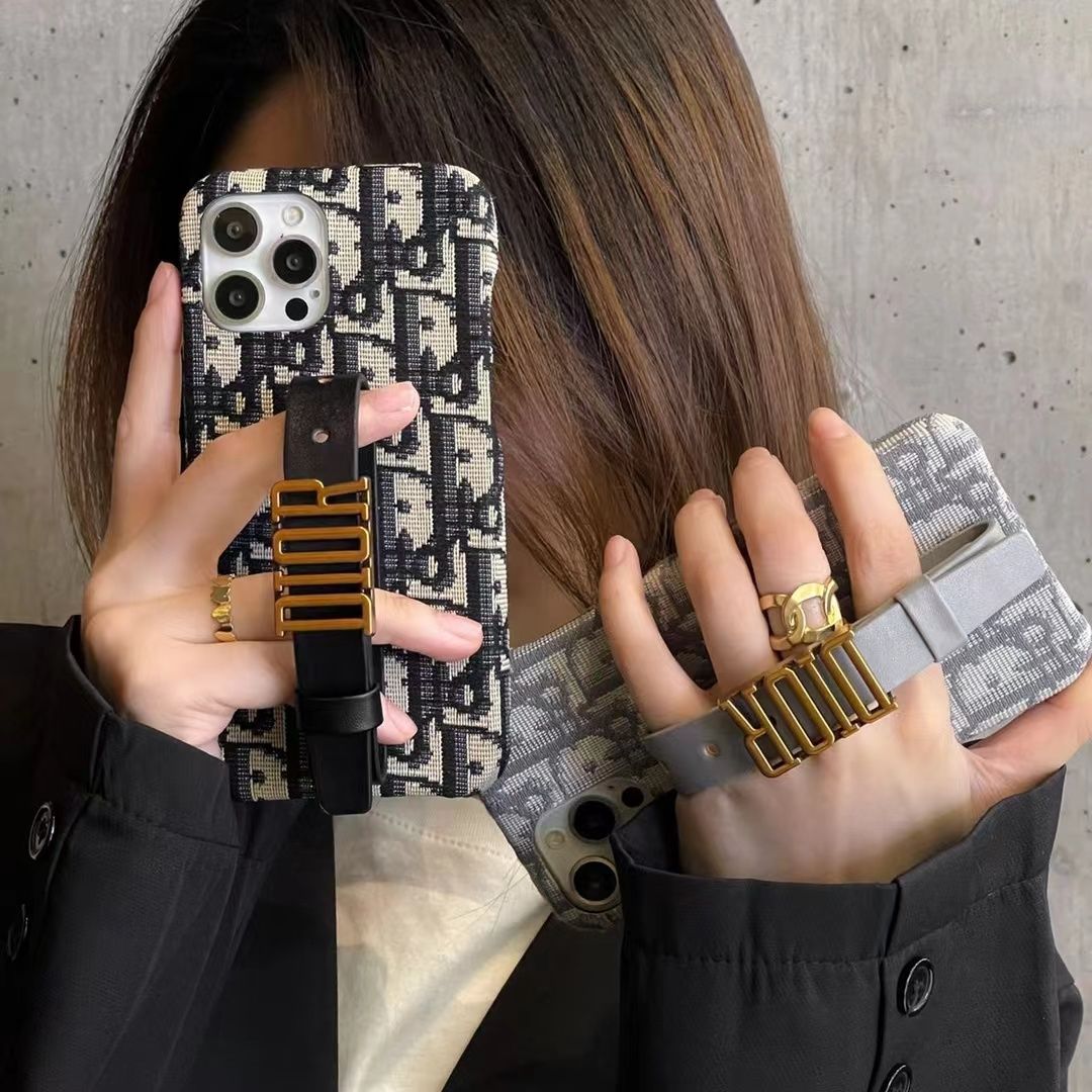 📱DI0R刺繍スマホケース🎁