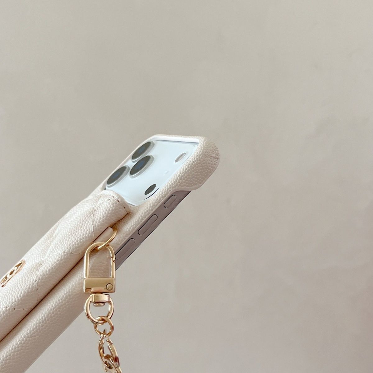 📱シャネルのショートチェーンカードホルダー付きスマホケース💎