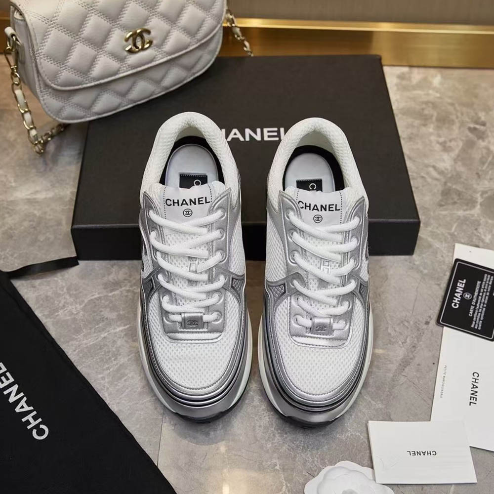 🎁CHANE1 新作シューズ👟