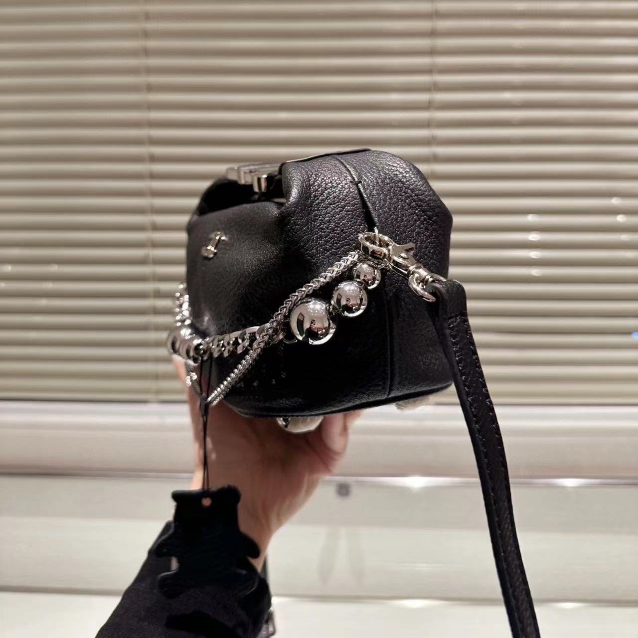 CHANE1 ボックスハンドバッグ【50％割引+送料無料】