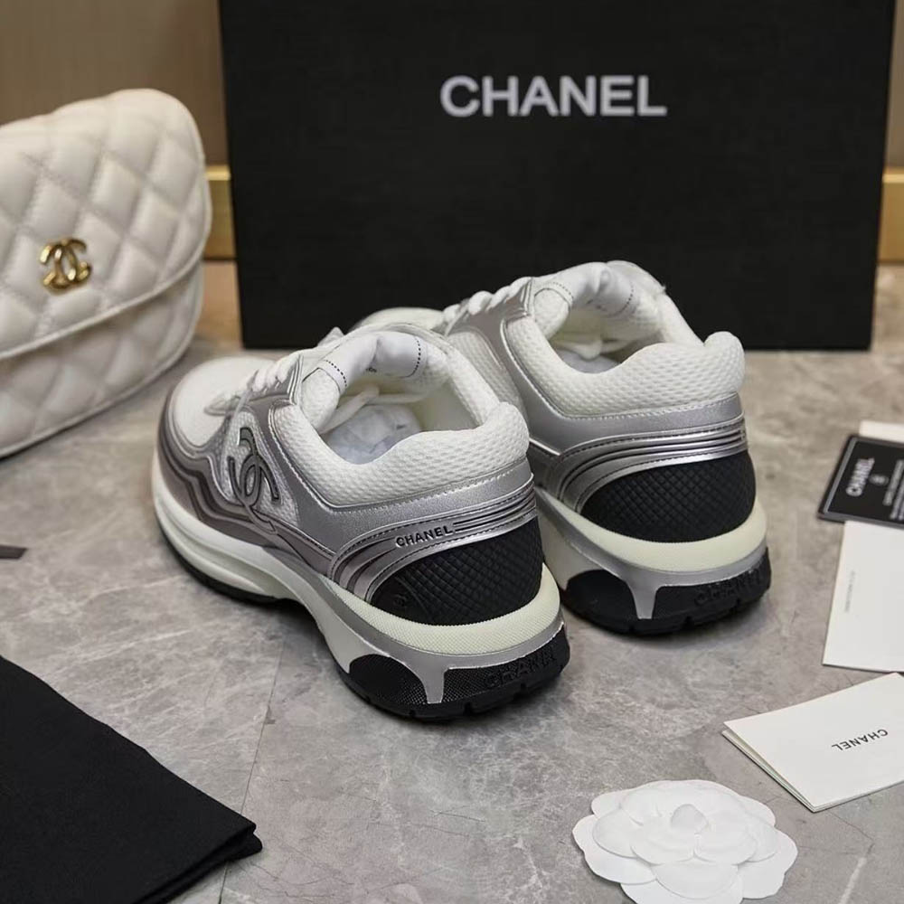 🎁CHANE1 新作シューズ👟