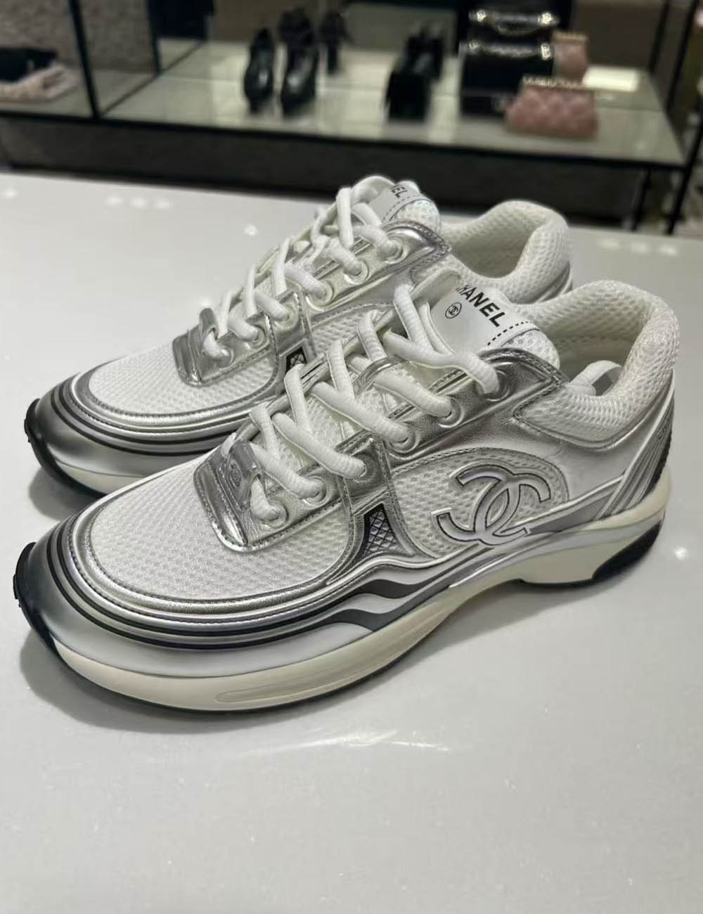 🎁CHANE1 新作シューズ👟