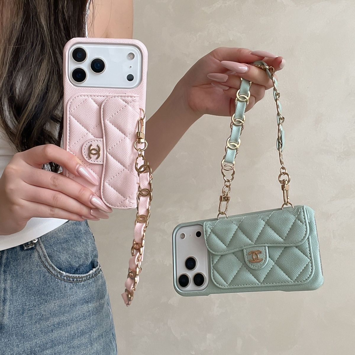 📱シャネルのショートチェーンカードホルダー付きスマホケース💎