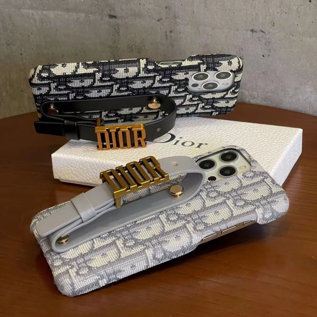 📱DI0R刺繍スマホケース🎁