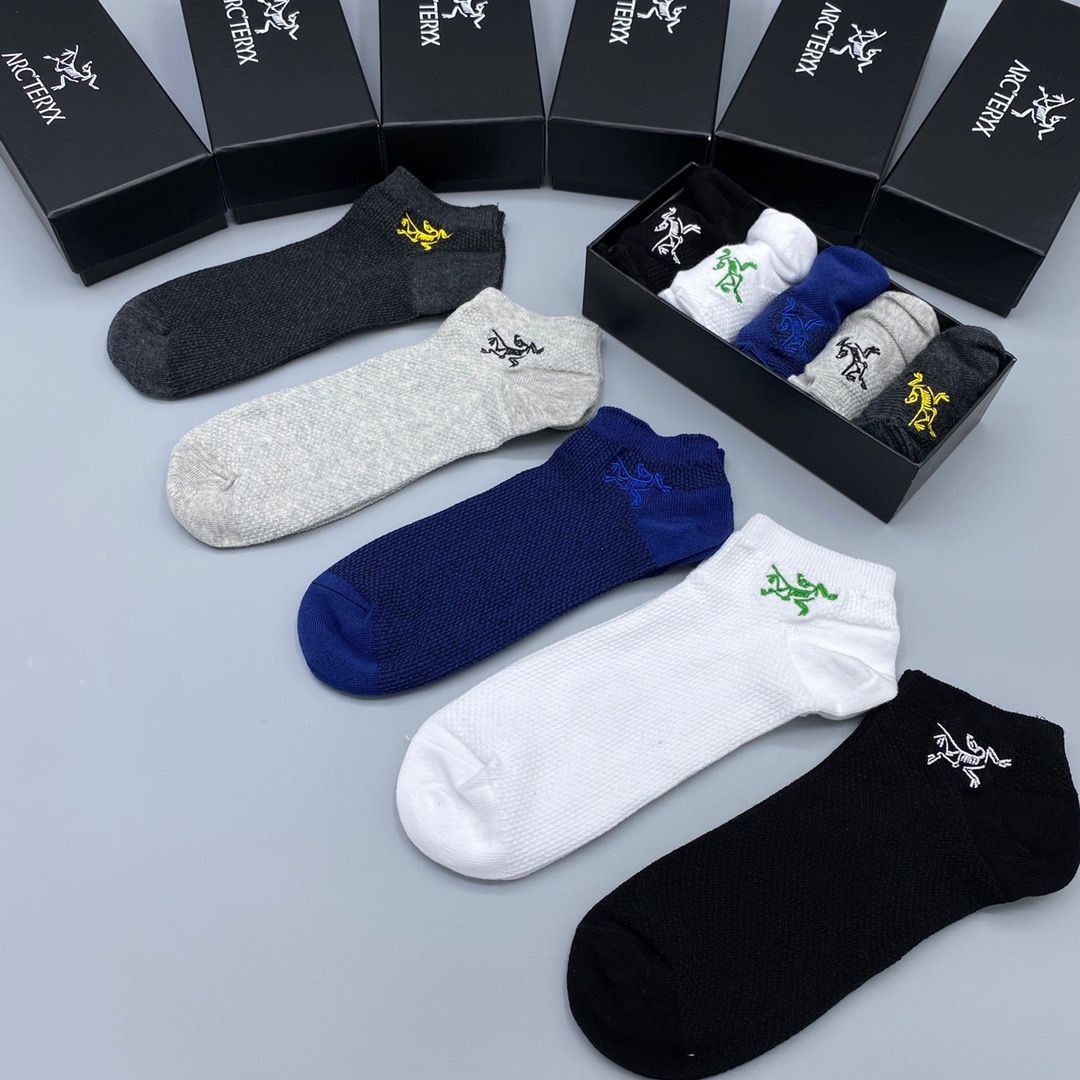 ARCTERYX  スポーツソックス【 50％割引+送料無料】