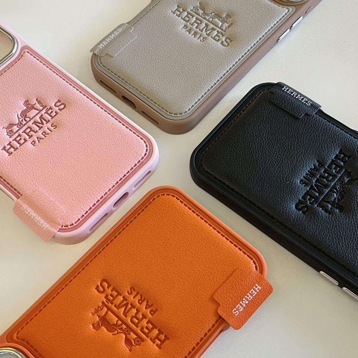 📱エルメスのメタルレンズ付きスマホケース💎