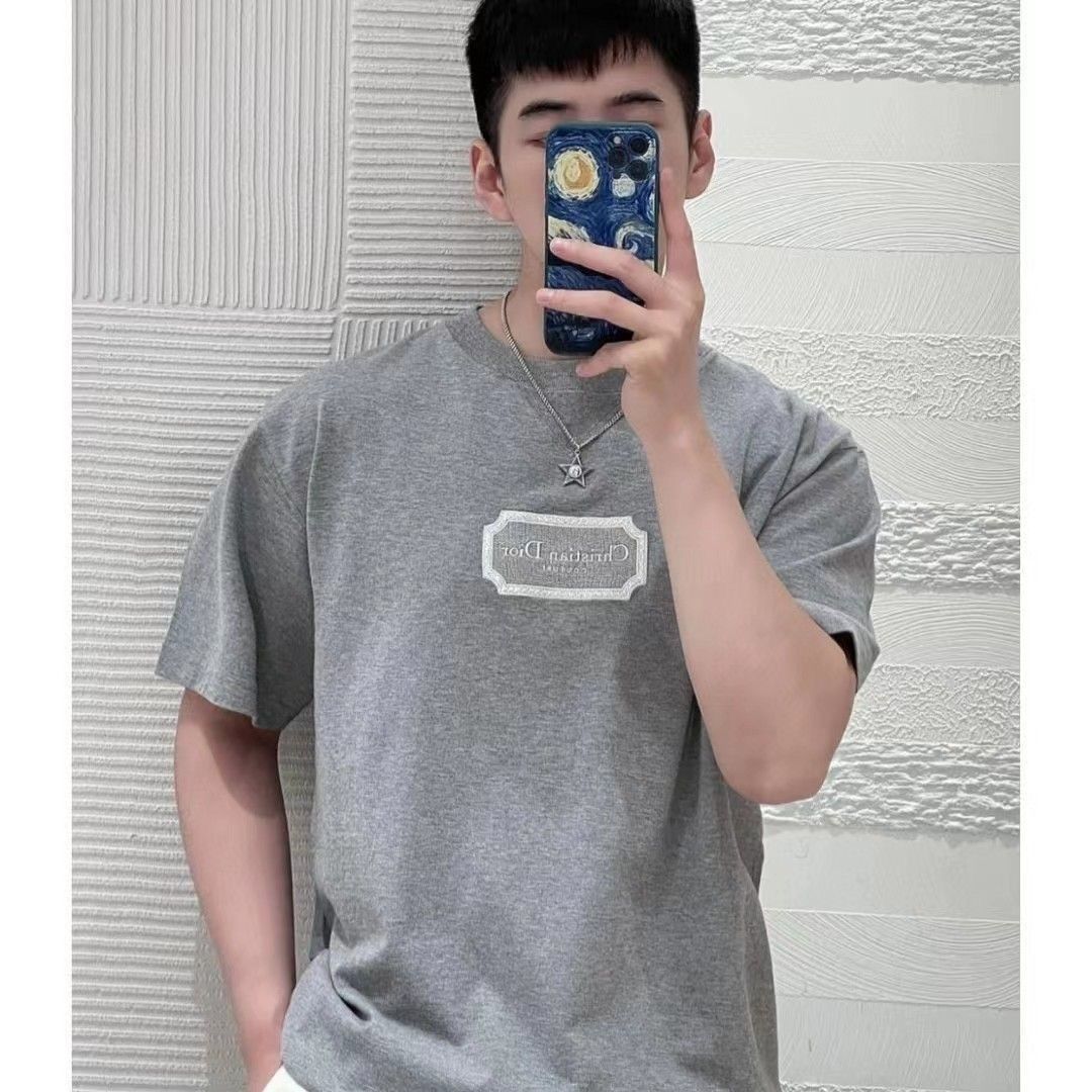 Dl0R 文字刺繍ラウンドネックTシャツ【 50％割引+送料無料】