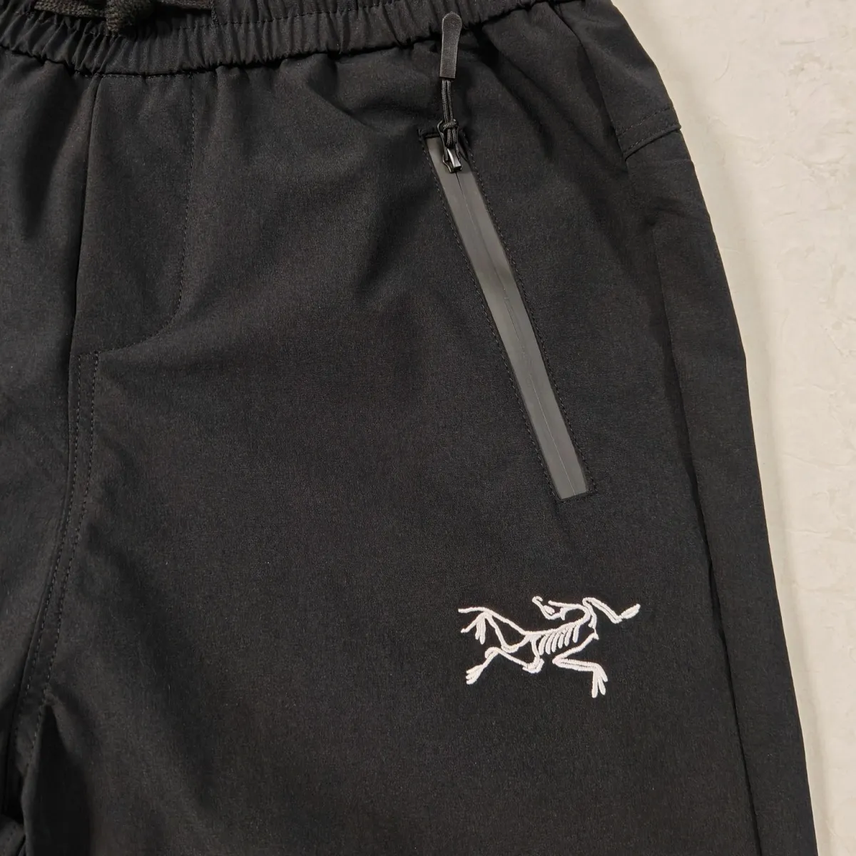 ARCTERYX  刺繍ショーツ【 50％割引+送料無料】