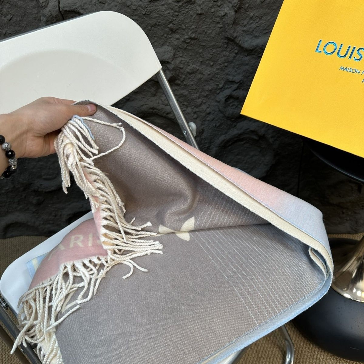 [L0UIS VUITT0N]🧣グラデーション カシミア スカーフ🧣【50％割引+送料無料】